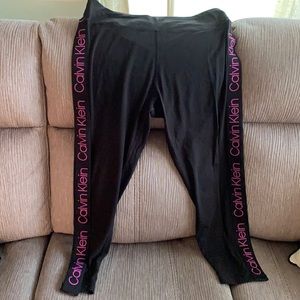 Black Calvin Klein Capri leggings